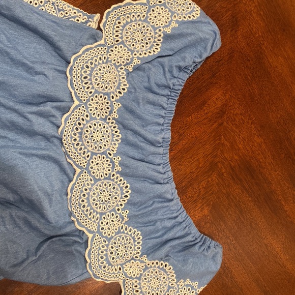 Crochet Off The Shoulder Top - Picture 4 of 4